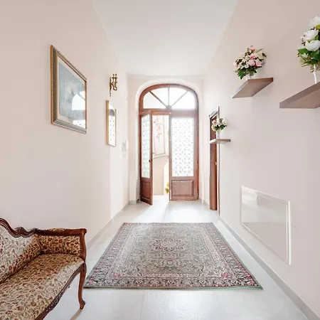 Exlusive Dolcevita Palazzo Picalfieri Apartament LʼAquila
