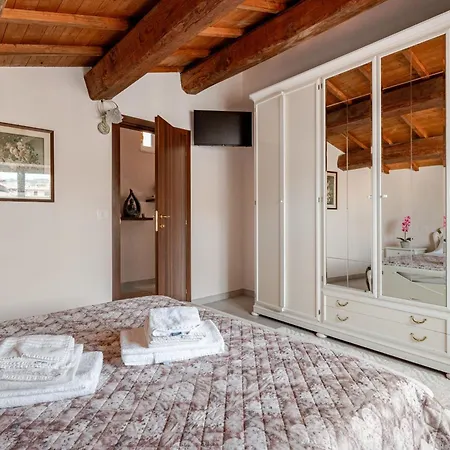 Exlusive Dolcevita Palazzo Picalfieri LʼAquila